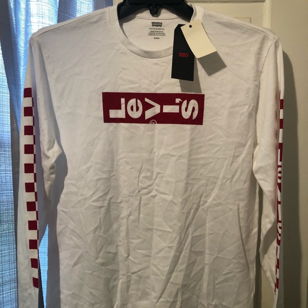 Levi’s long sleeve shirt